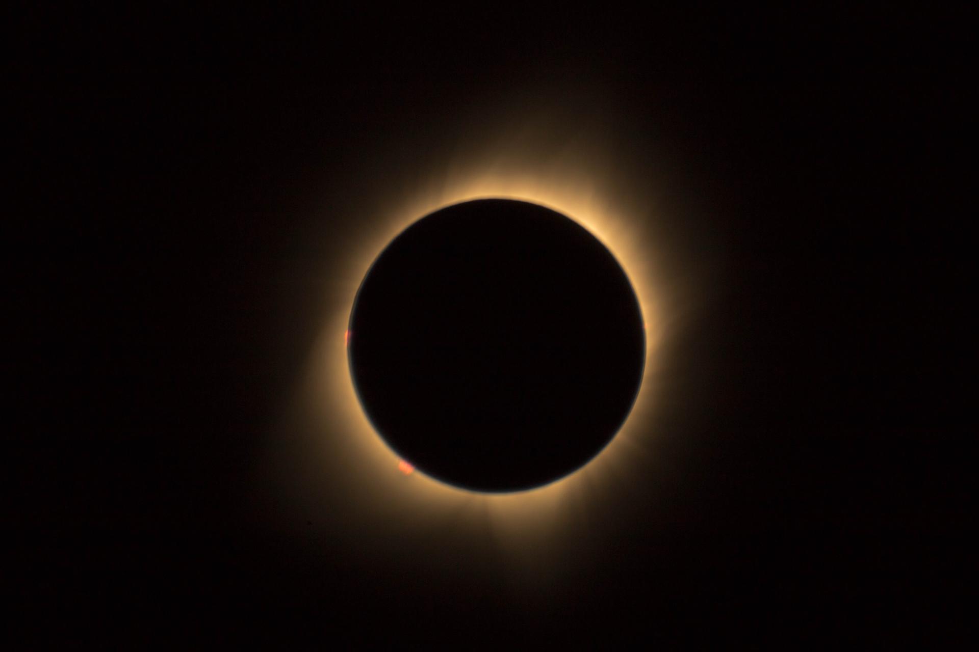 SOLAR ECLIPSE: DON’T LOOK AT IT